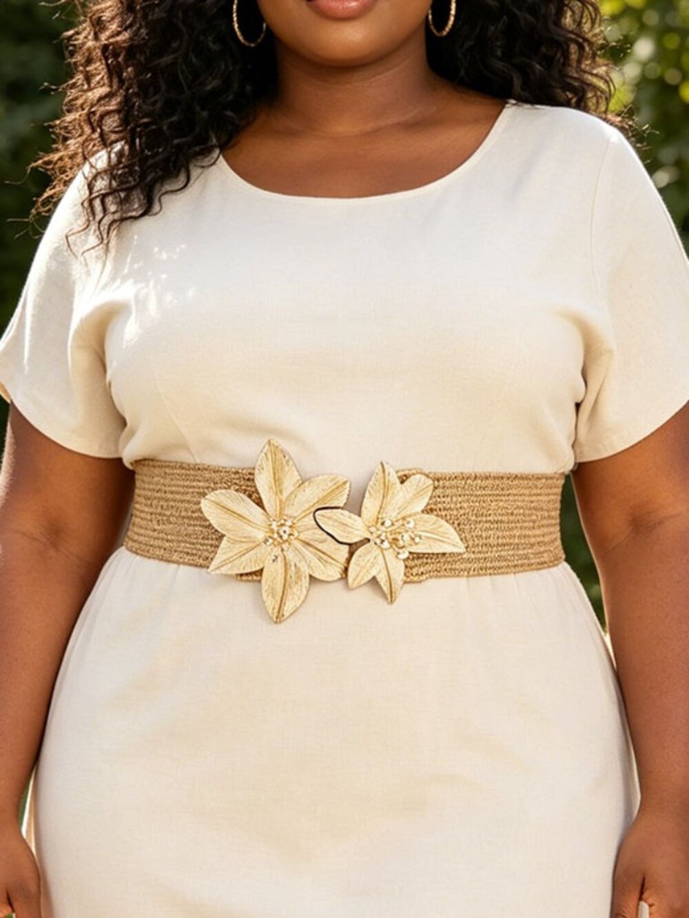 BNWT Plus Size Metal Flower Buckle Faux Straw Gold Metallic Elastic Stretch Belt